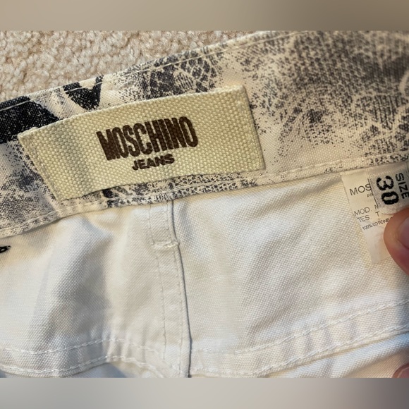 Moschino Graffiti Jeans. Limited Addition. Waist 29-30 Leg 30. - Picture 6 of 6